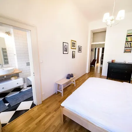 Harry Potter's In Center Apartment *